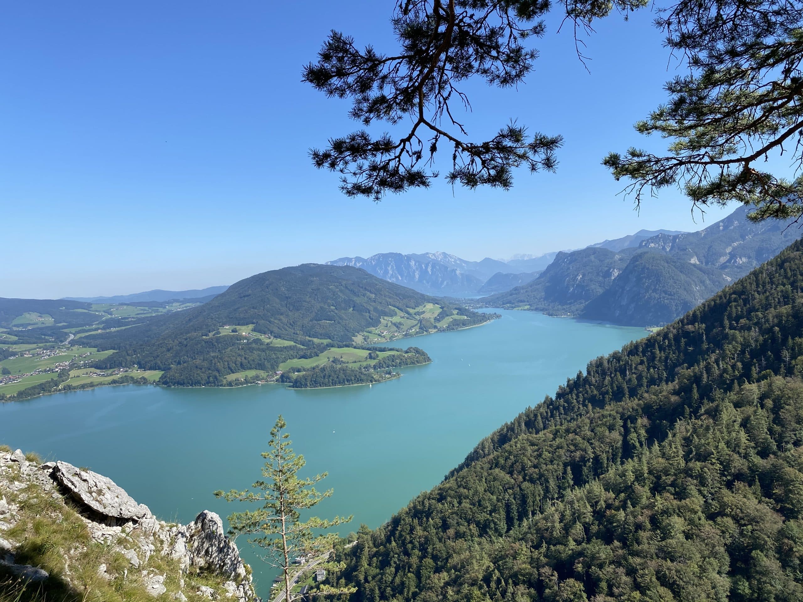 Mondsee aus der Sicht von einem Berg